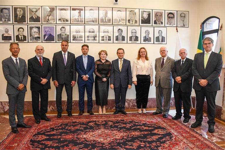 Not-posse-DraAndrea1 (1)